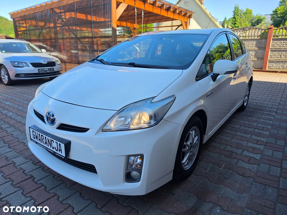 Toyota Prius (Hybrid) - 3