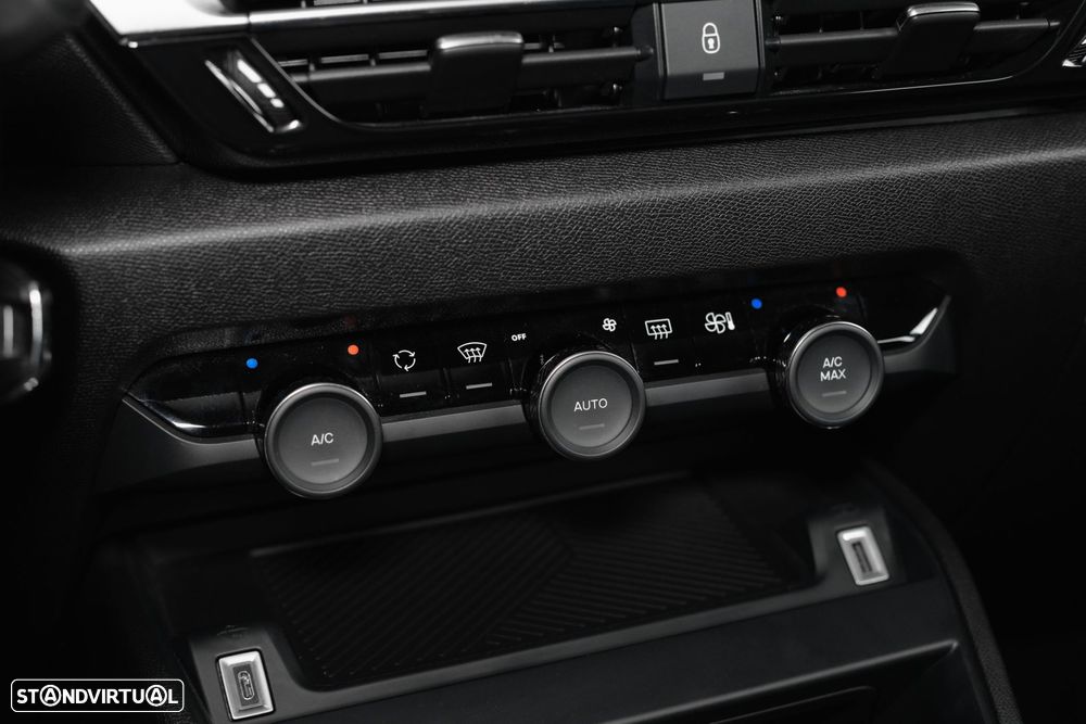 Citroën C4 X 1.2 PureTech Plus EAT8 - 30