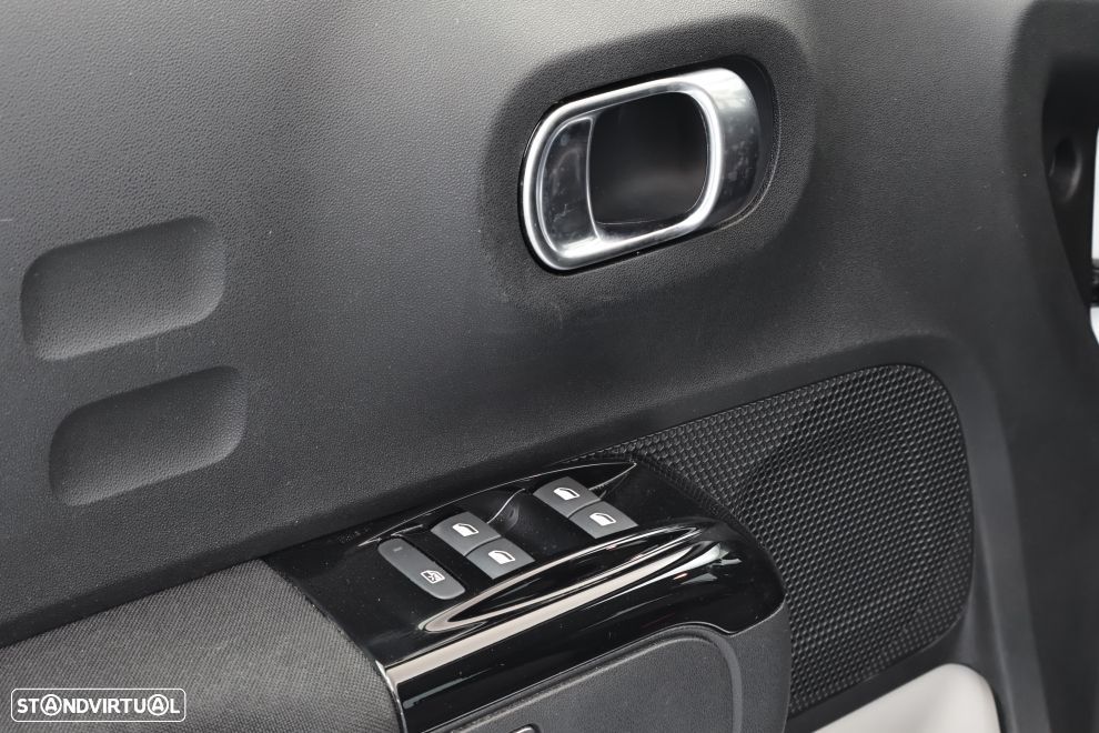 Citroën C3 1.2 PureTech Shine - 21