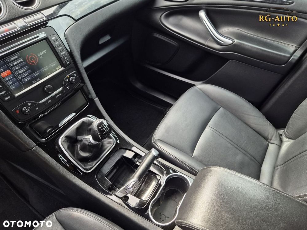 Ford Galaxy - 25