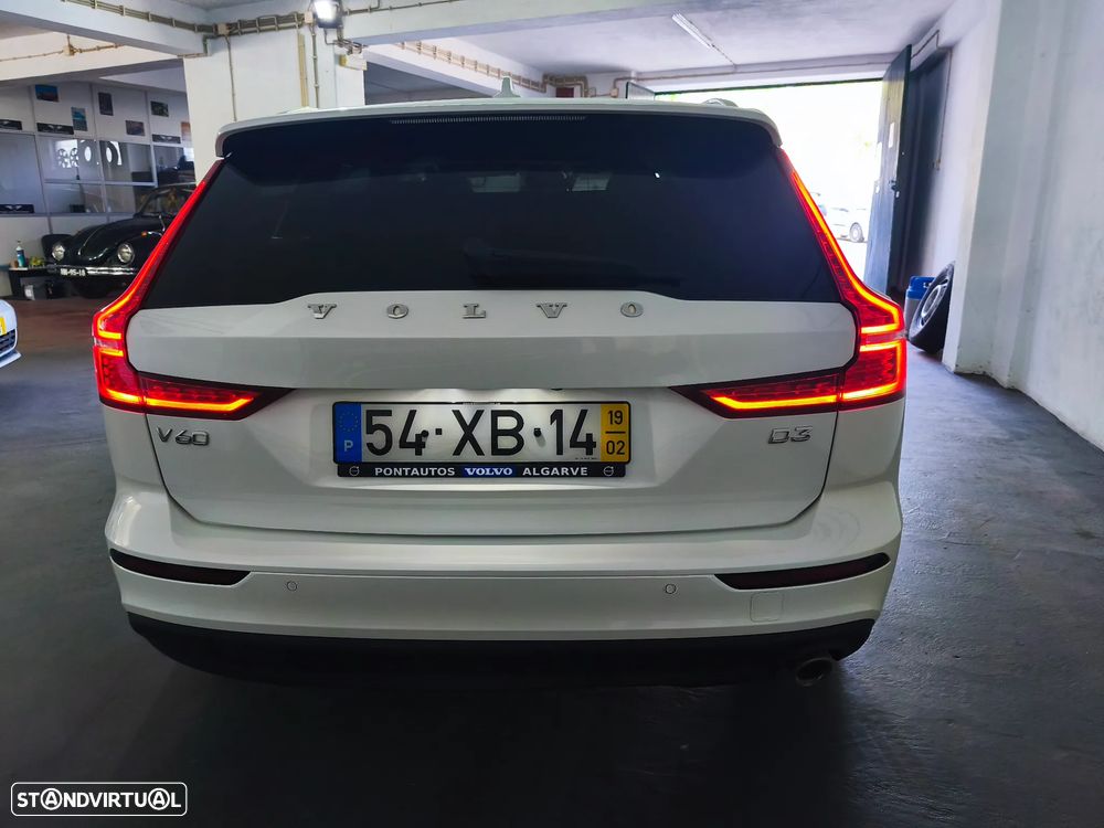 Volvo V60 2.0 D3 Momentum Geartronic - 6