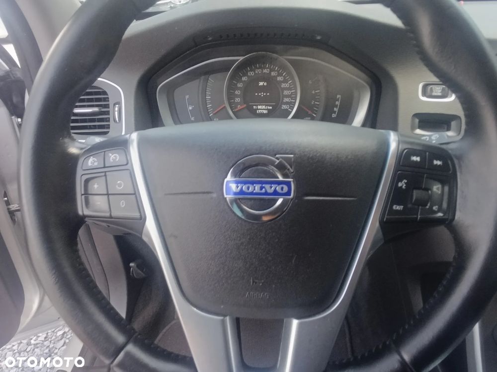 Volvo V60 D3 Geartronic Momentum - 10