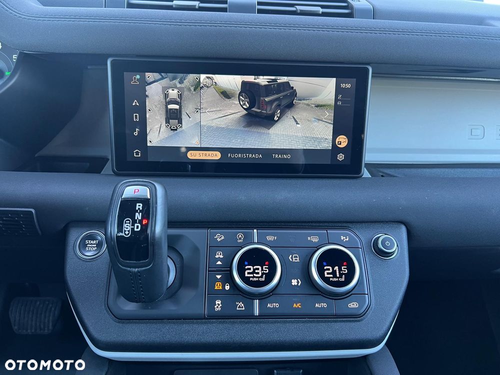 Land Rover Defender - 11