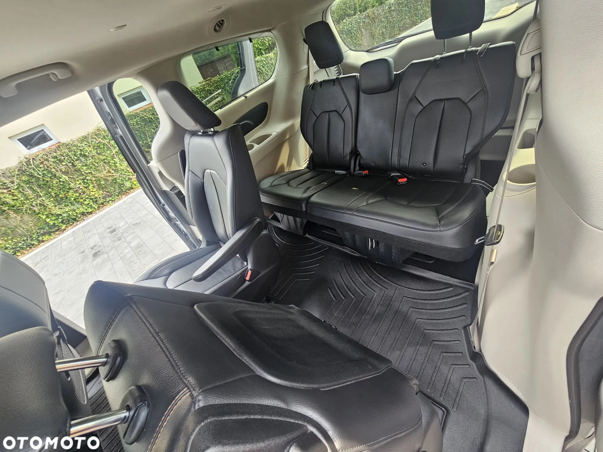 Chrysler Pacifica - 20