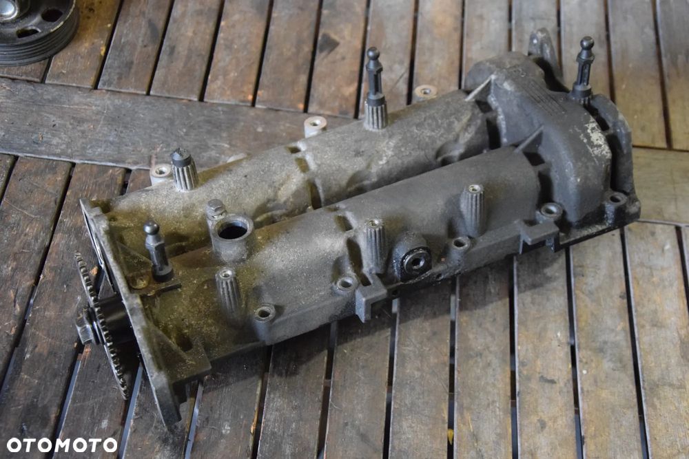 Opel Astra H 1.3 cdti 90KM Pokrywa zaworów z wałkami 55204918 Z13DTH Combo Corsa - 1