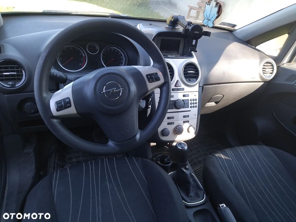Opel Corsa 1.4 16V Enjoy - 3
