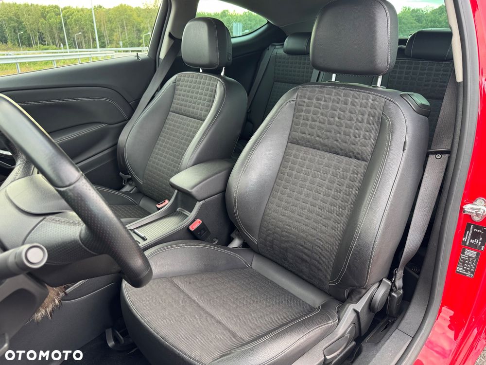 Opel Astra IV GTC 1.4 T Sport - 11