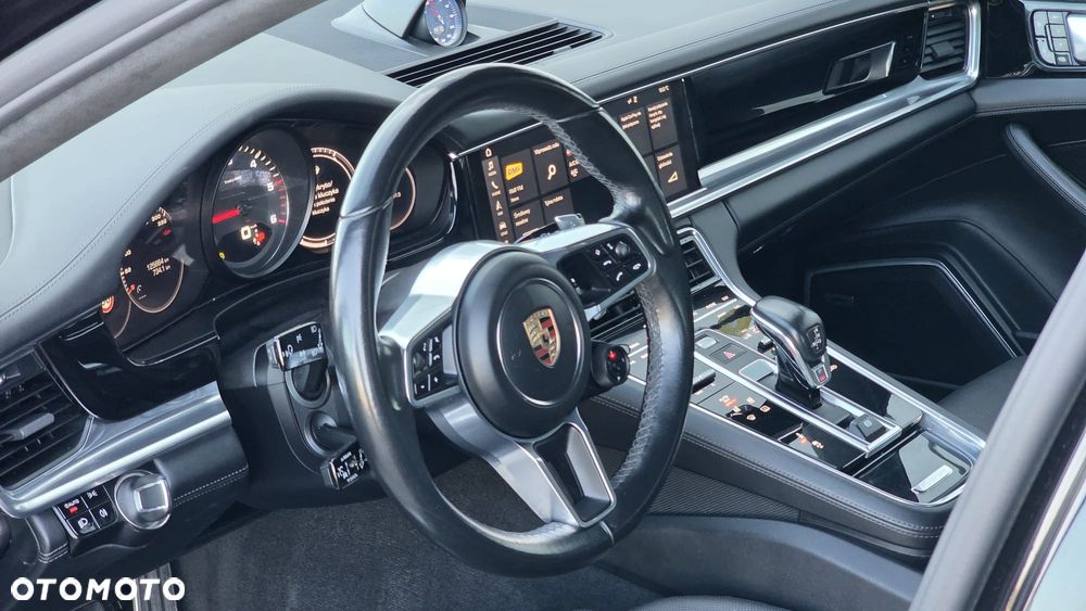 Porsche Panamera 4S - 23