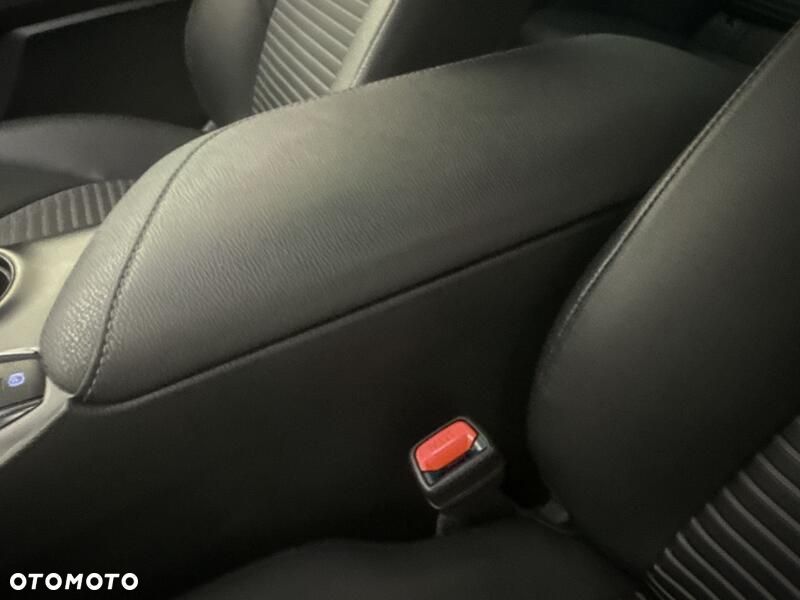 Toyota Camry 2.5 Hybrid Prestige CVT - 20