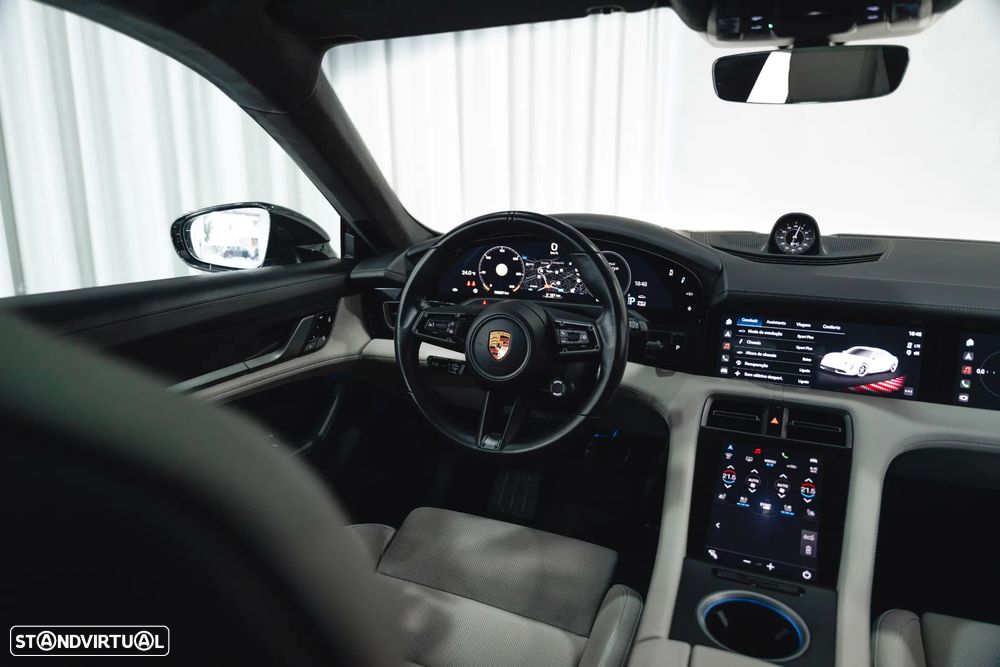 Porsche Taycan Turbo - 49