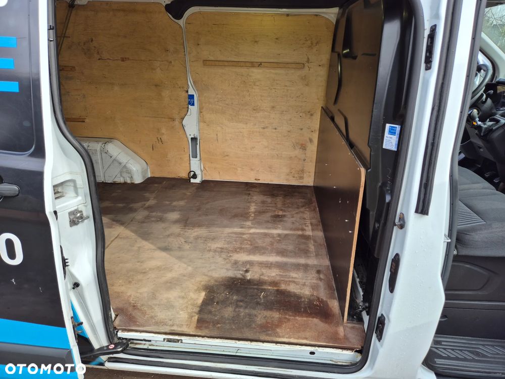 Ford TRANSIT CUSTOM - 17