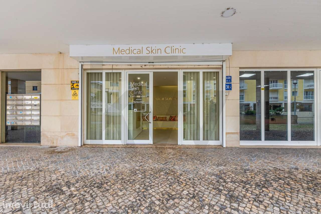 Trespasse de Loja (Clínica atualmente) com Terraço - Parque das Nações - Grande imagem: 2/21