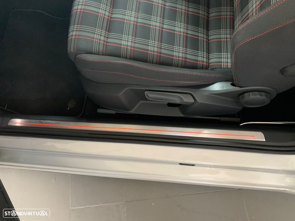 VW Golf 2.0 TSi GTi DSG Performance - 12