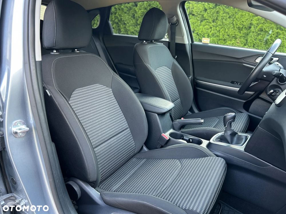 Kia Ceed 1.5 T-GDI M - 17