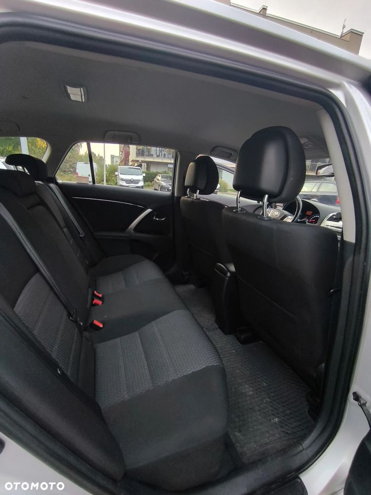 Toyota Avensis 2.0 D-4D Active - 16