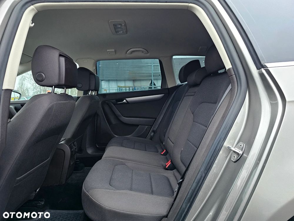 Volkswagen Passat Variant 2.0 TDI BlueMotion Technology Comfortline - 15