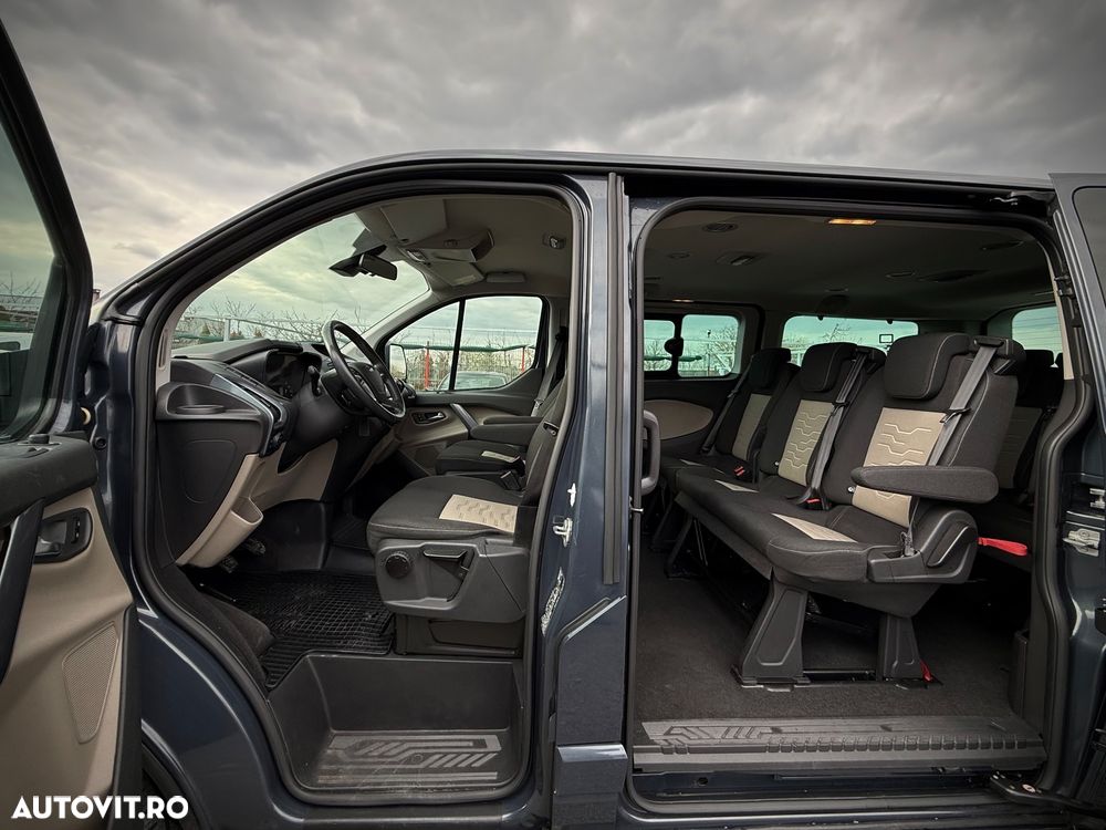 Ford Tourneo Custom - 17