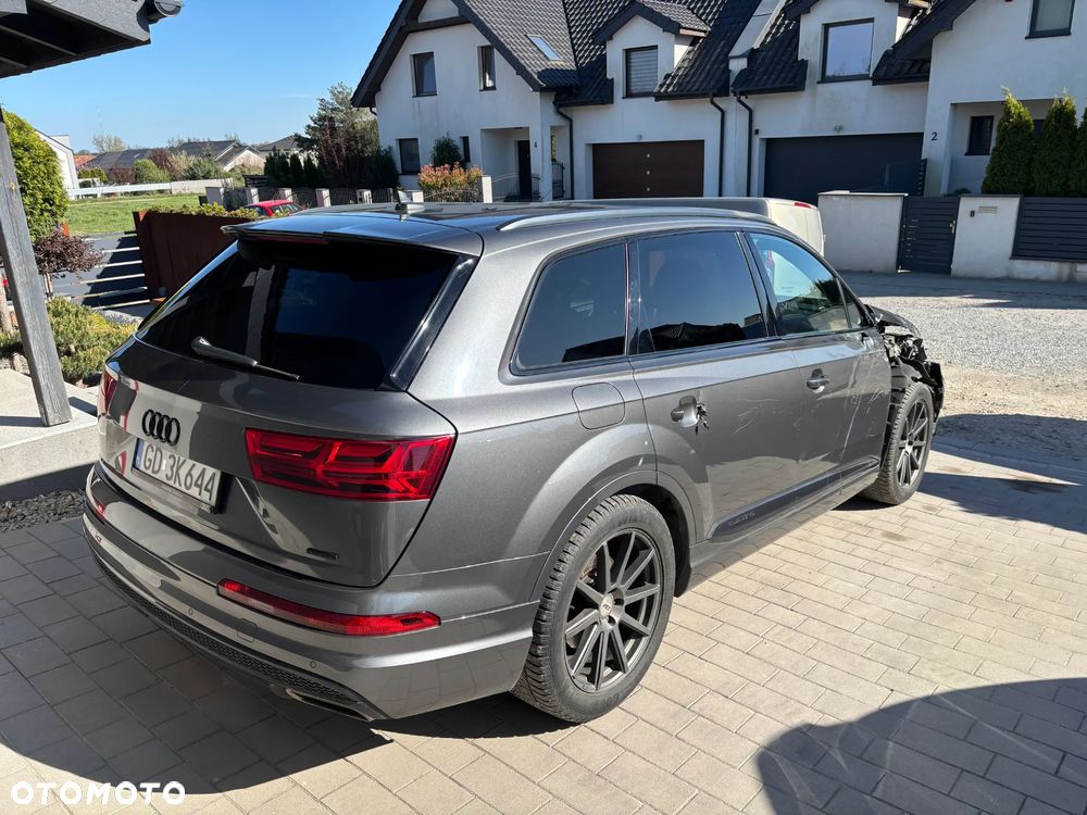 Audi Q7 - 7