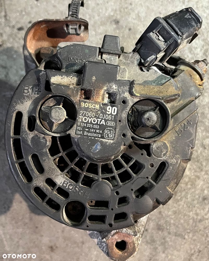 Alternator Toyota Yaris II 0124225053 - 2