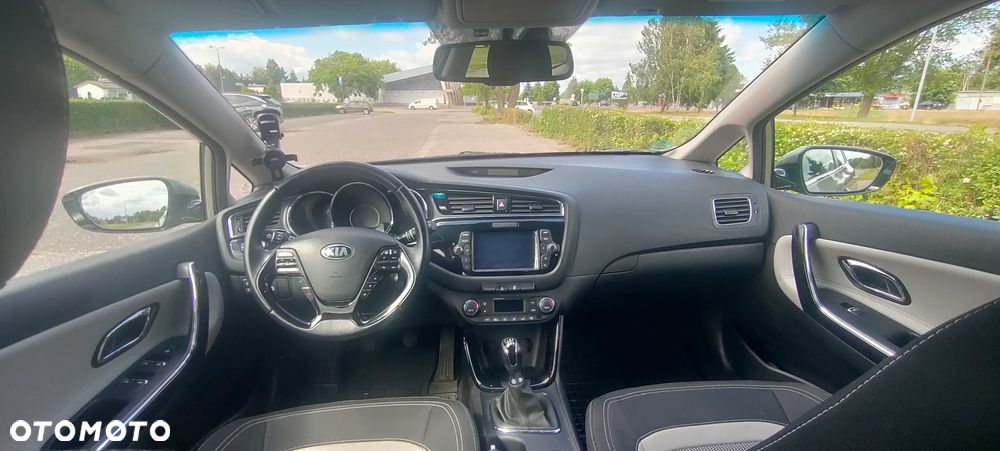 Kia Ceed - 4