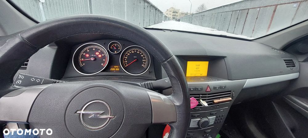 Opel Astra 1.6 Essentia - 4