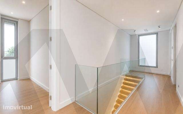 Moradia T4 - Contemporânea - Jardim - Garagem - Piscina - Grande imagem: 3/5