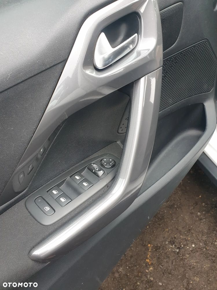 Peugeot 2008 - 18