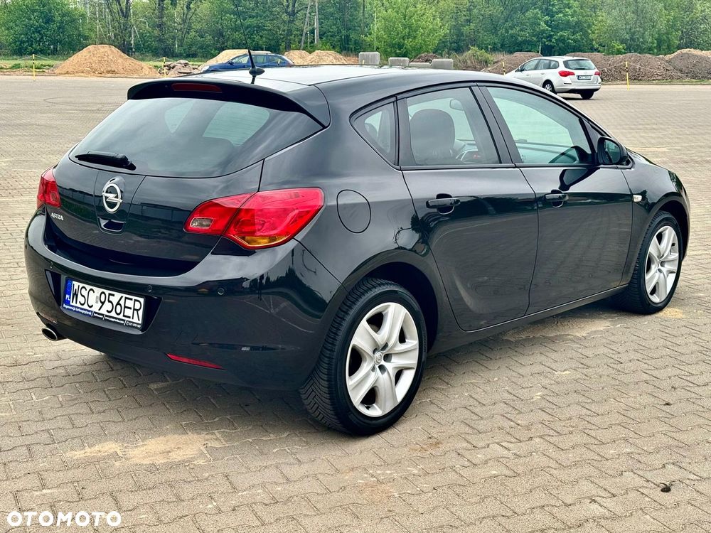 Opel Astra 1.4 Turbo Design Edition - 3