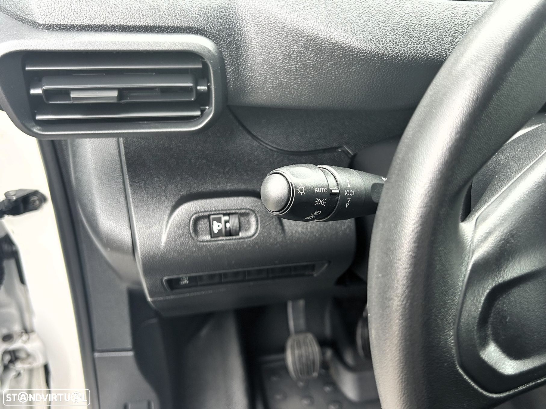 Peugeot Partner 1.5 BlueHDi Asphalt Longa - 14