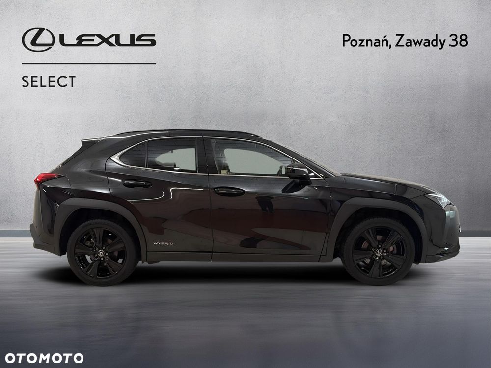 Lexus UX - 4