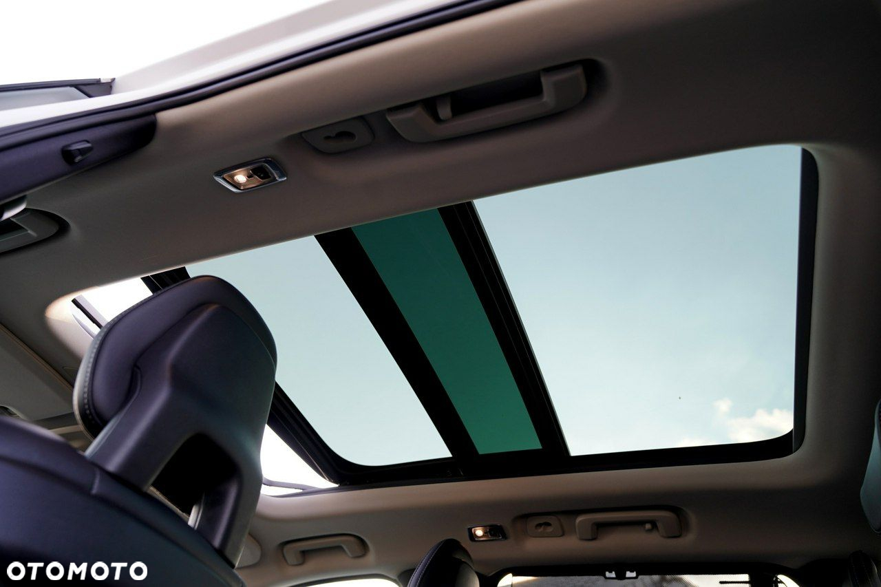 Volvo XC 90 - 32
