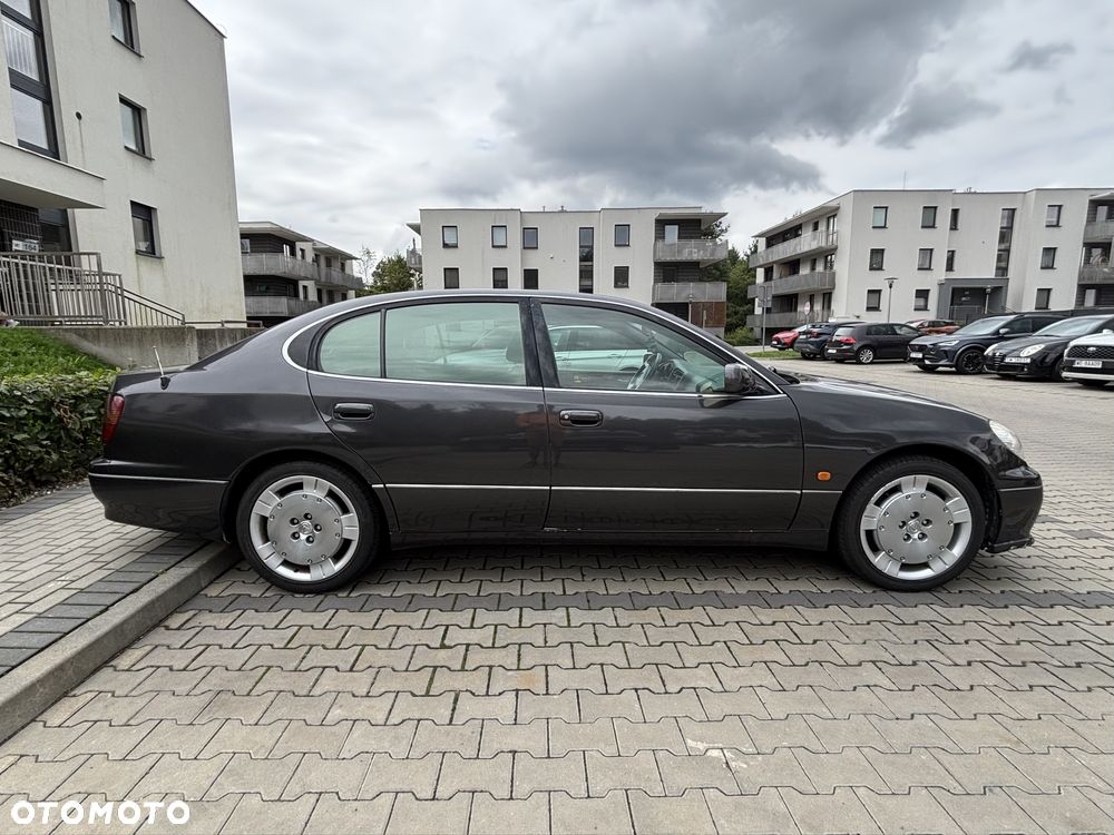 Lexus GS - 4