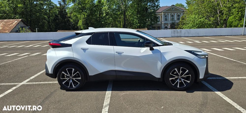 Toyota C-HR 1.8 Hybrid Team Deutschland - 34