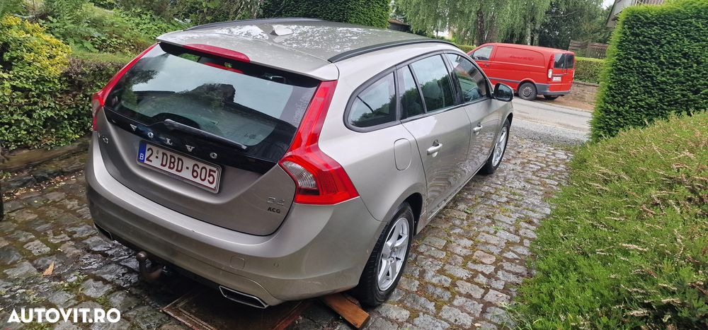 Volvo V60 D4 Momentum - 6
