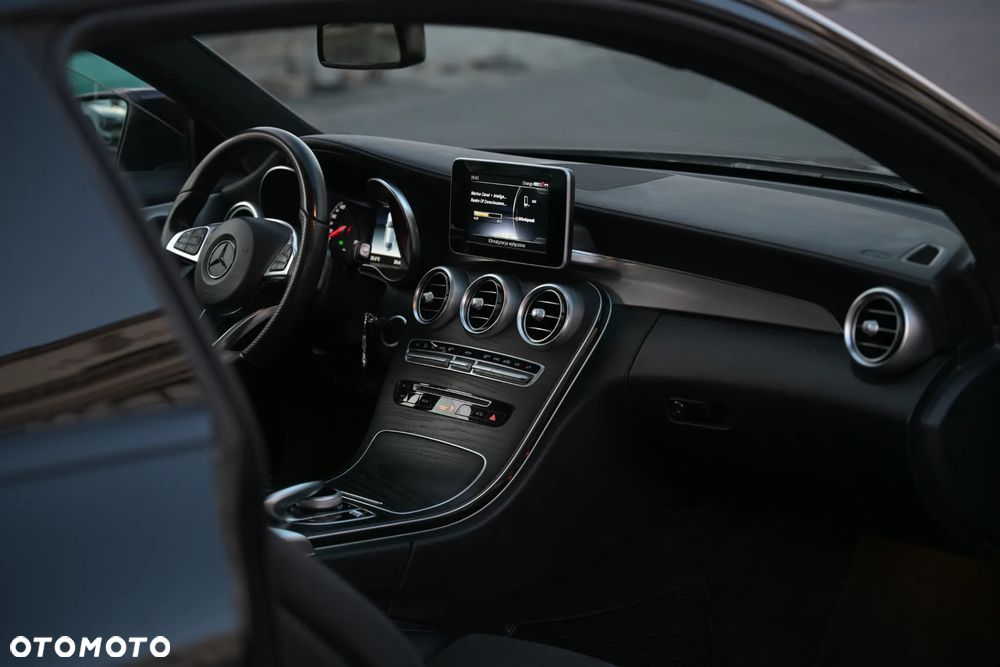 Mercedes-Benz Klasa C 200 4-Matic 9G-Tronic - 13