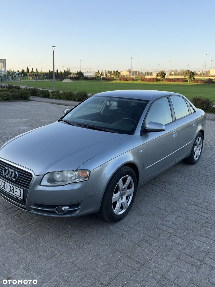 Audi A4 Limousine