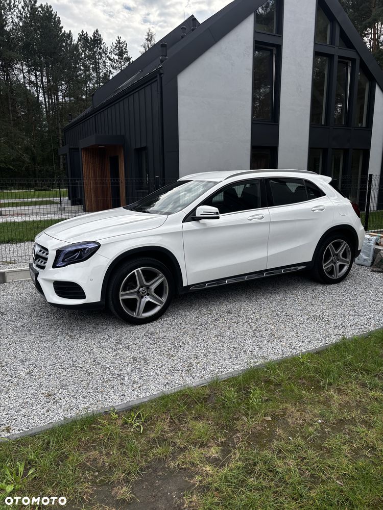 Mercedes-Benz GLA 200 7G-DCT AMG Line - 1