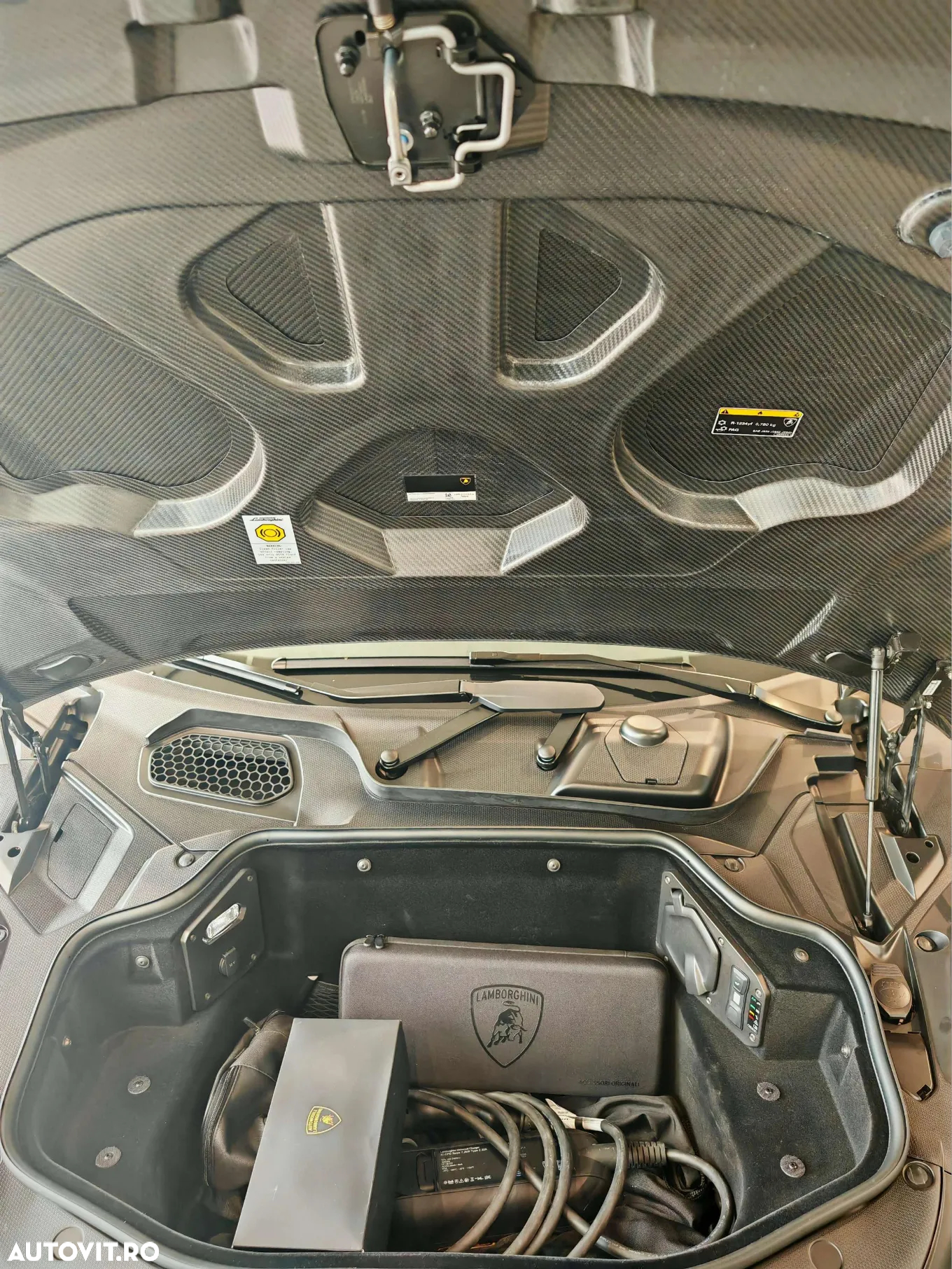 Lamborghini Revuelto - 34