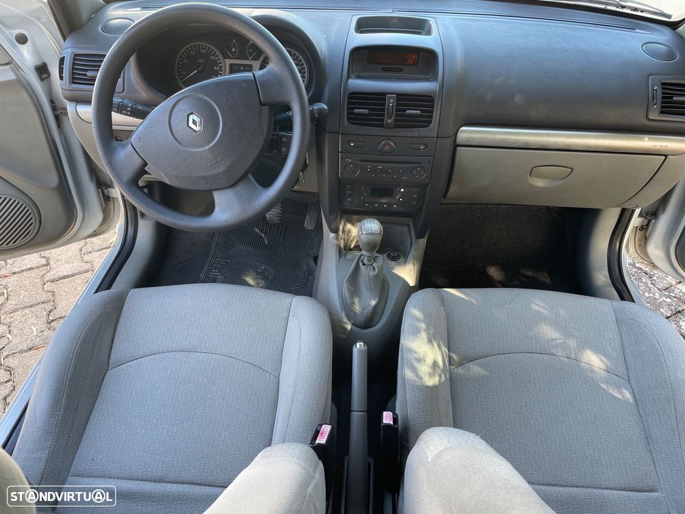 Renault Clio 1.2 16V Privilège - 23