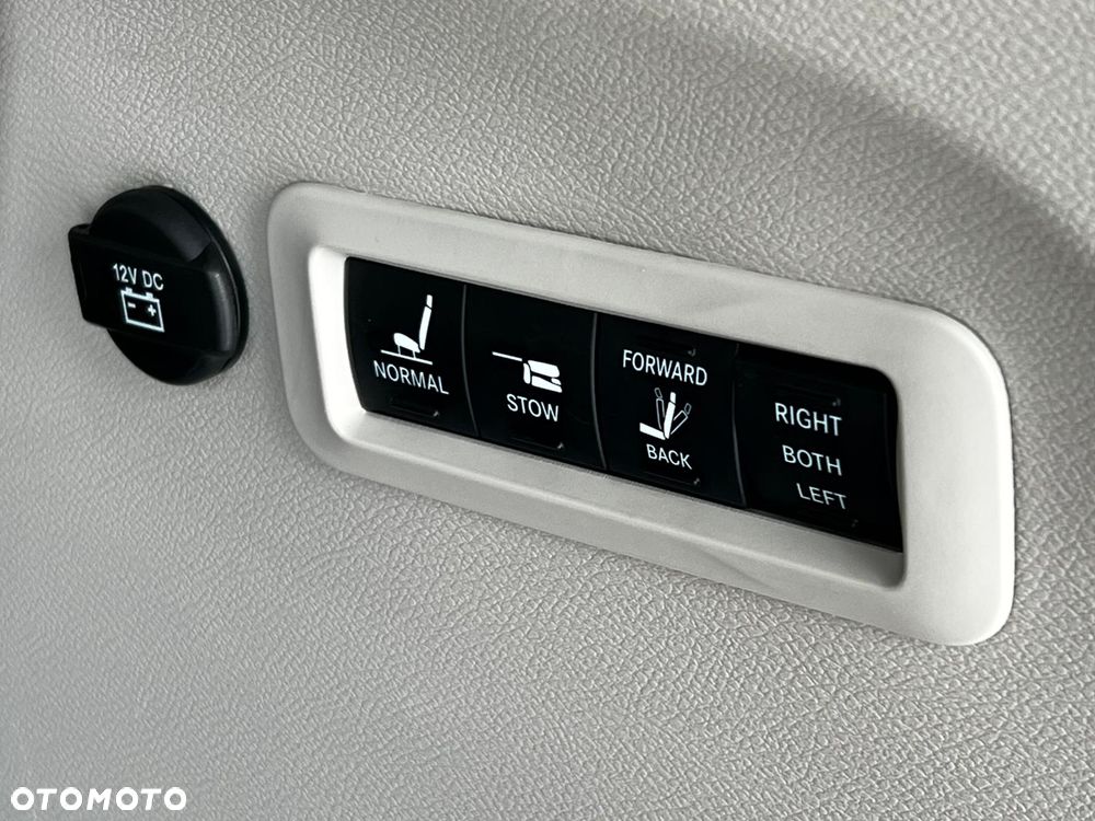 Chrysler Pacifica - 14