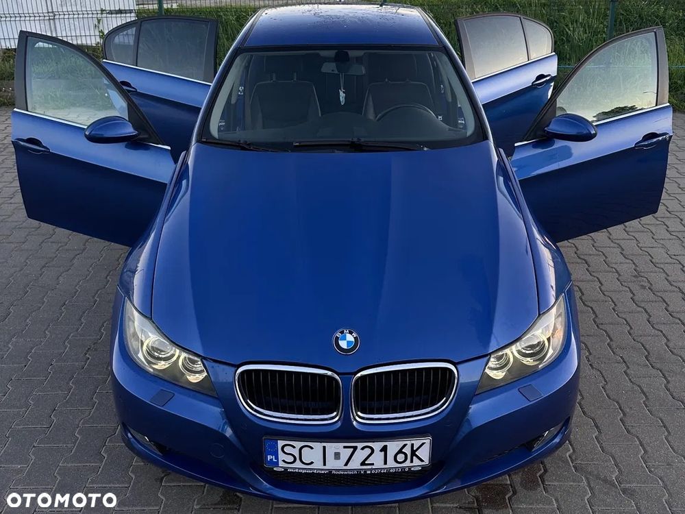 BMW Seria 3 325i - 30