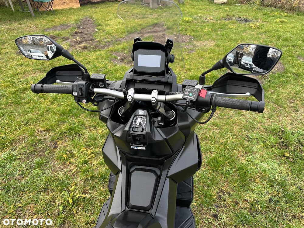 Honda ADV350 - 8