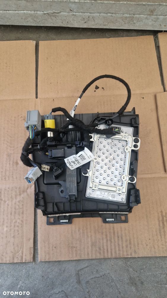 Ładowarka indukcyjna Ford Escape IV 2020- - 3