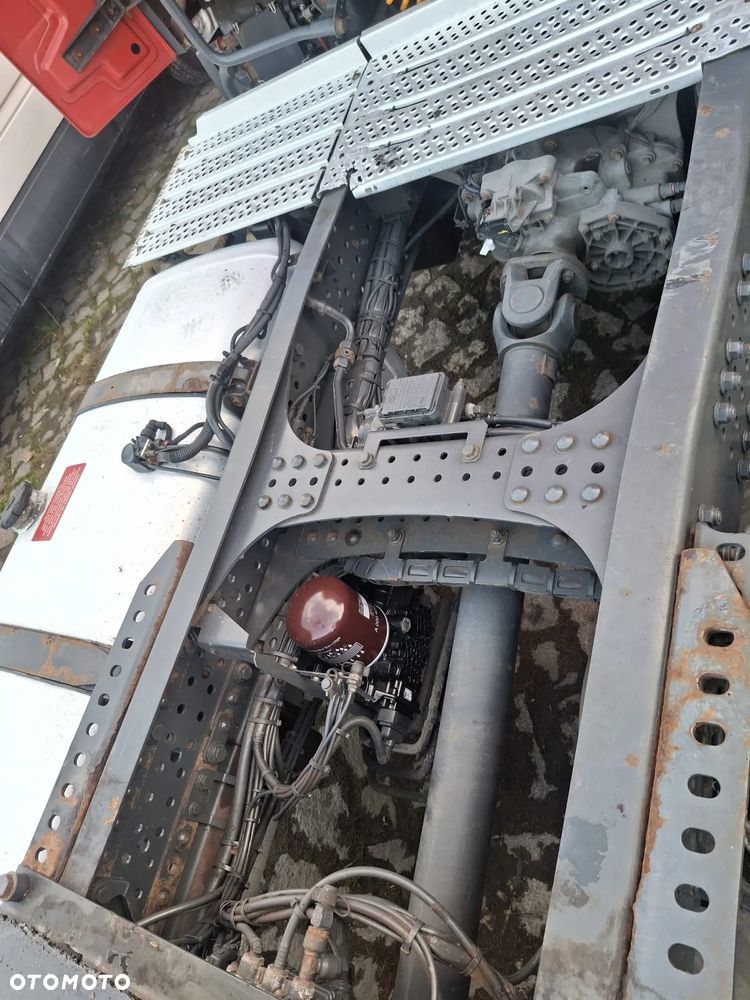 Mercedes-Benz Actros MP4 - 7