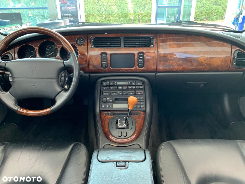 Jaguar XK8 - 20