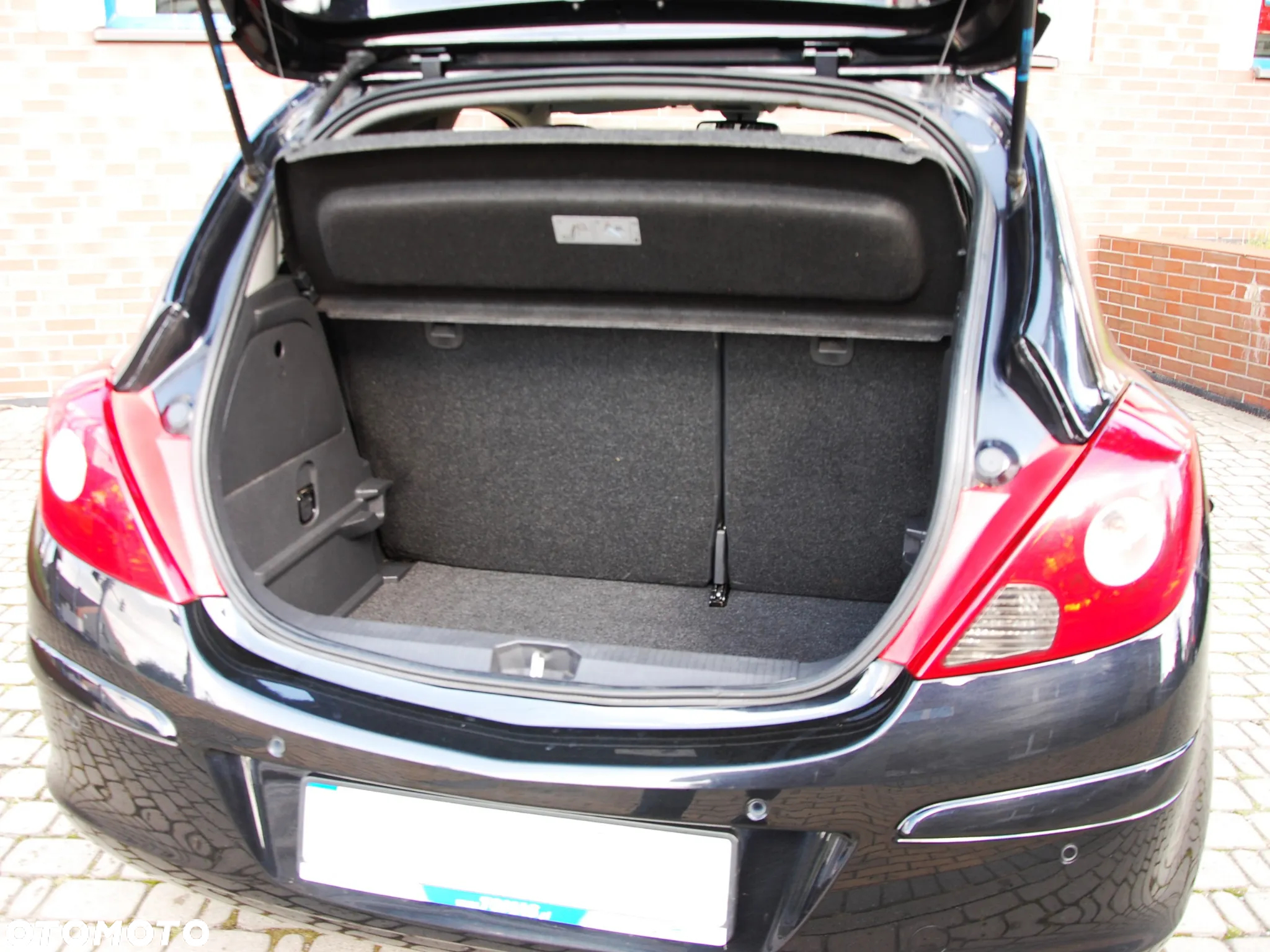 Opel Corsa 1.4 16V Enjoy - 31
