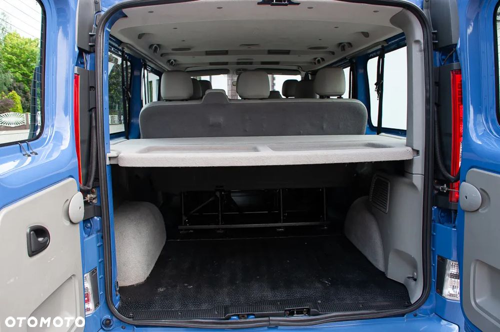 Renault Trafic 2.0 dCi 115 FAP Grand Passenger Black Edition - 19