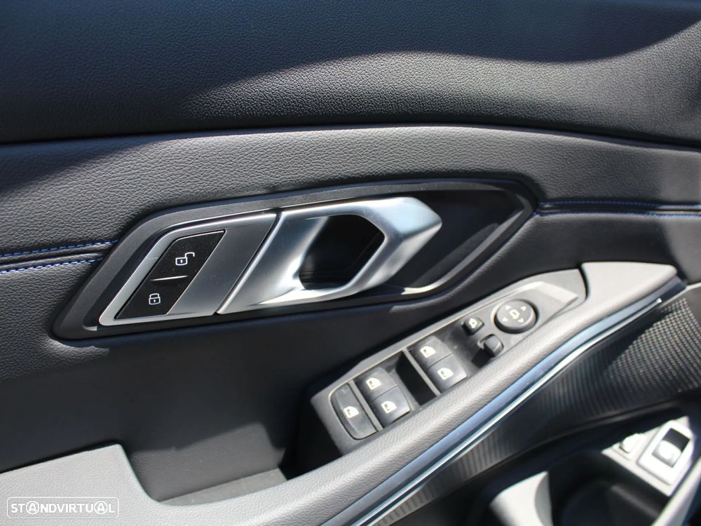 BMW 320 e Pack M Auto - 13