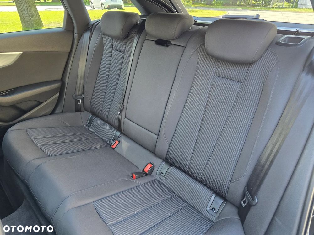 Audi A4 Avant 2.0 TDI design - 22