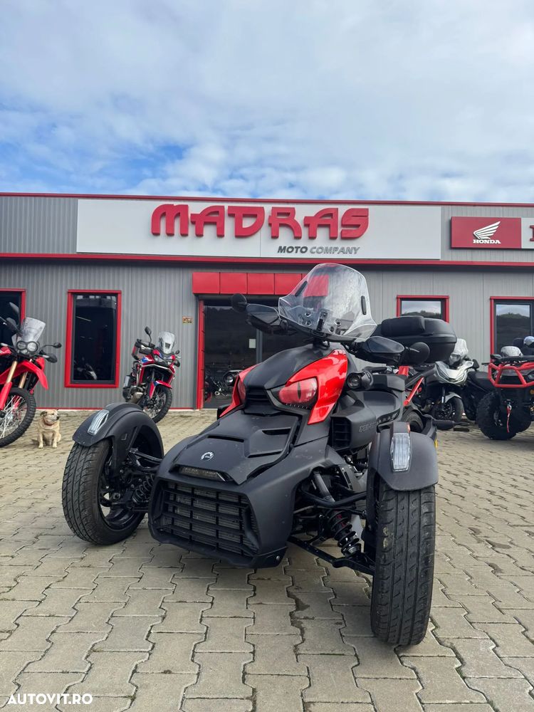Can-Am Ryker 900 - 1